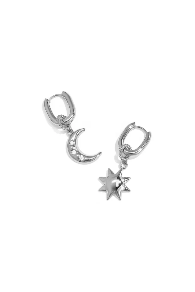 Squoval oorbellen met maan en ster (zilver)